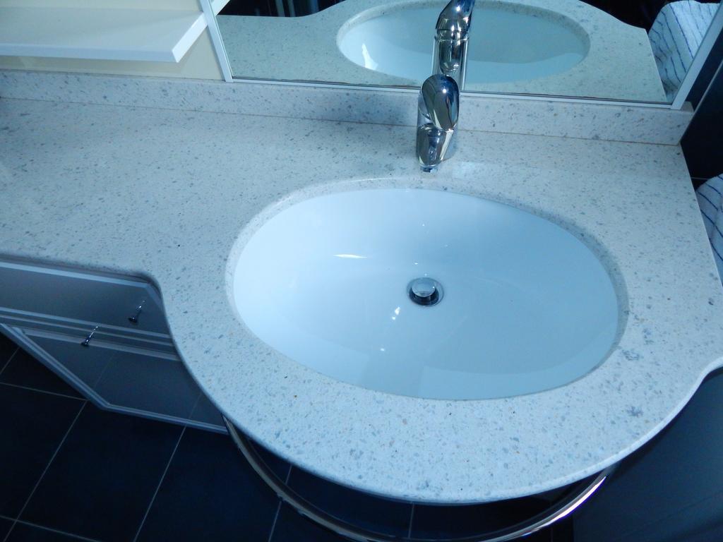 Residence La Perla Finale Ligure Bilik gambar